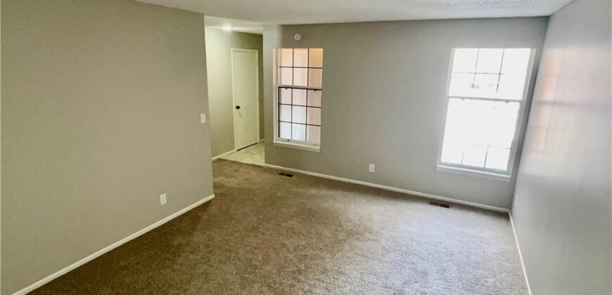 8240 NW Birch Lane, Kansas City, MO 64151