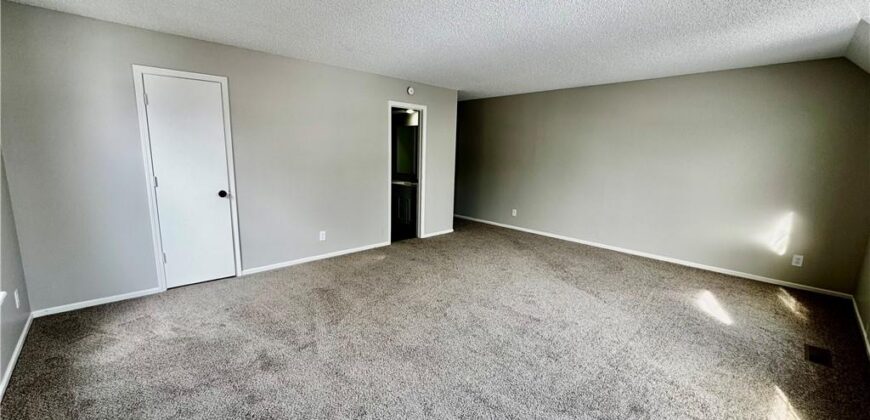 8240 NW Birch Lane, Kansas City, MO 64151