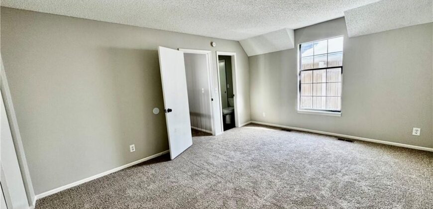 8240 NW Birch Lane, Kansas City, MO 64151