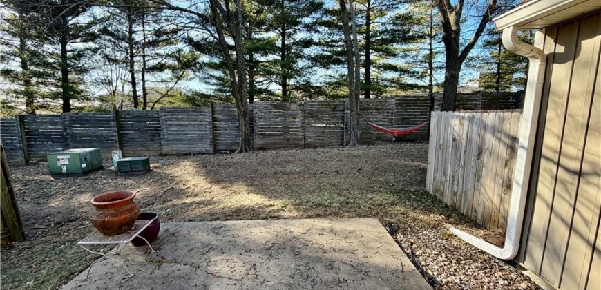 8240 NW Birch Lane, Kansas City, MO 64151