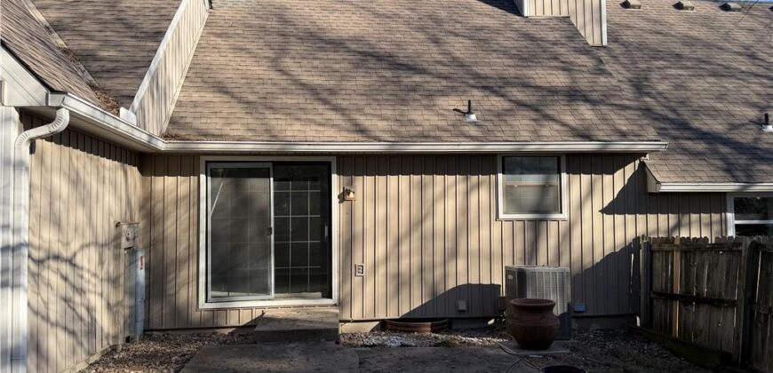 8240 NW Birch Lane, Kansas City, MO 64151