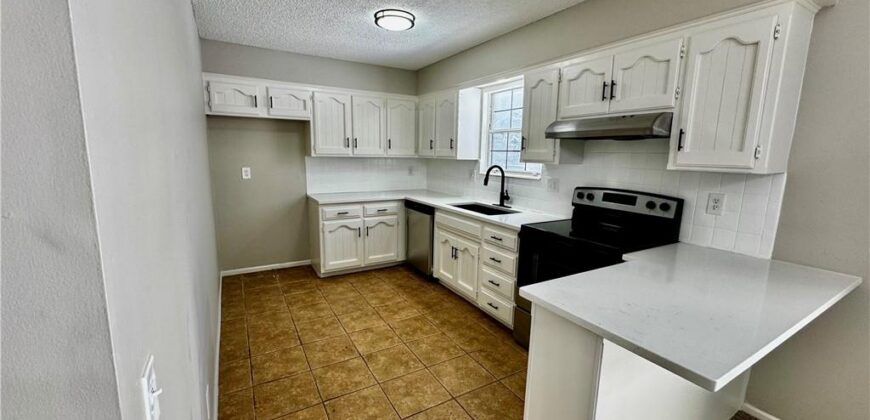 8240 NW Birch Lane, Kansas City, MO 64151