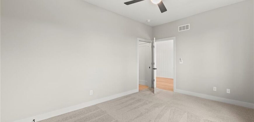 8716 N Lewis Avenue, Kansas City, MO 64157