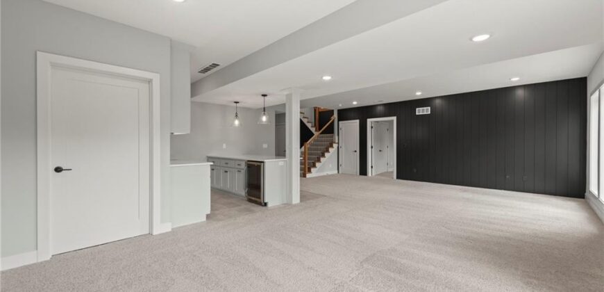 8716 N Lewis Avenue, Kansas City, MO 64157