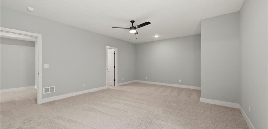 8716 N Lewis Avenue, Kansas City, MO 64157