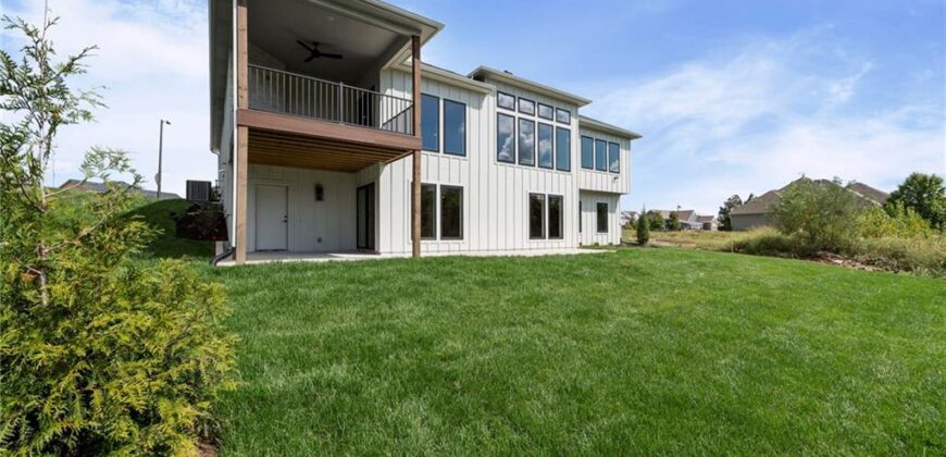 8716 N Lewis Avenue, Kansas City, MO 64157