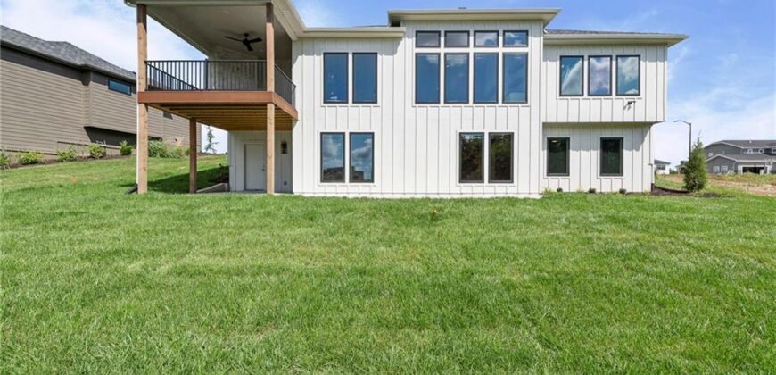8716 N Lewis Avenue, Kansas City, MO 64157