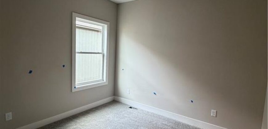 13715 NW 70th Street, Parkville, MO 64152