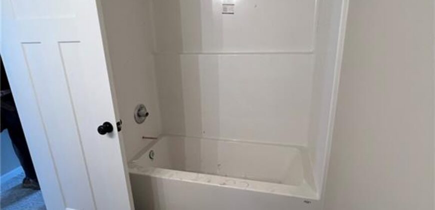 1600 Cottonwood Creek Avenue, Kearney, MO 64060