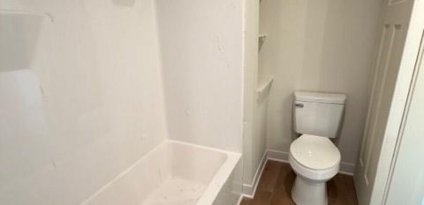 2021 Riverstone Drive, Excelsior Springs, MO 64024