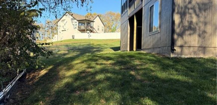610 Caitlin Ct Court, Excelsior Springs, MO 64024