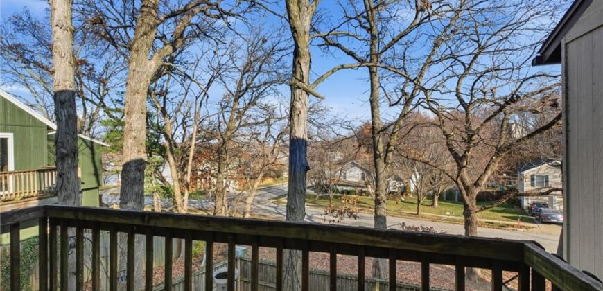 1032 NW 70TH Court, Kansas City, MO 64118
