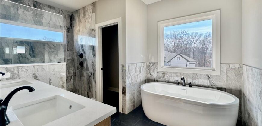 12765 NW Larkspur Lane, Platte City, MO 64079