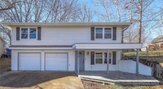 2218 Liberty Landing Road, Liberty, MO 64068