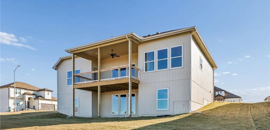 9810 N Laurel Avenue, Kansas City, MO 64157