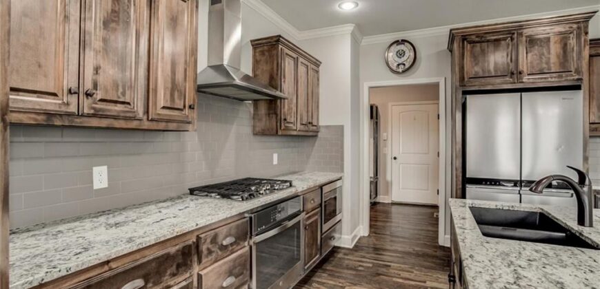 10423 N Chelsea Avenue, Kansas City, MO 64156