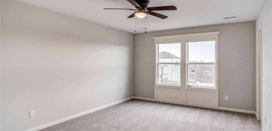 10423 N Chelsea Avenue, Kansas City, MO 64156