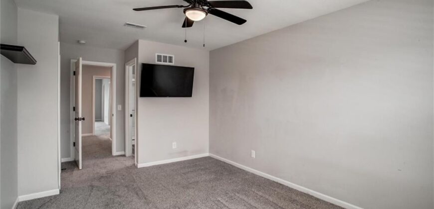 10423 N Chelsea Avenue, Kansas City, MO 64156