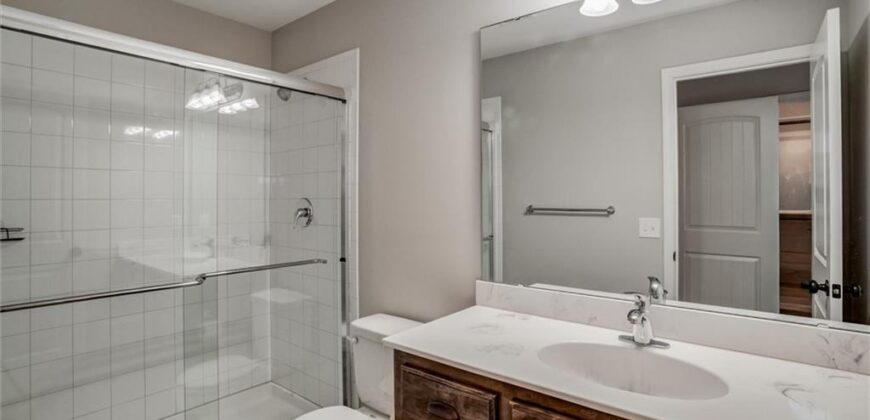 10423 N Chelsea Avenue, Kansas City, MO 64156