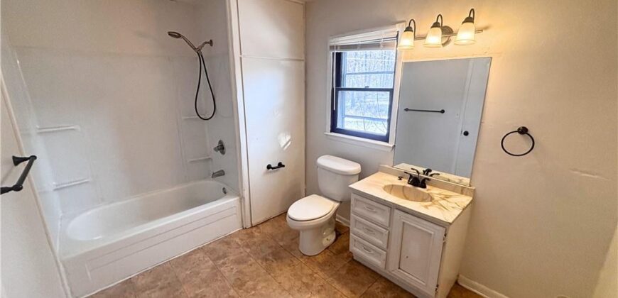 1116 Lake Maurer Road, Excelsior Springs, MO 64024
