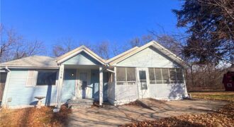 1116 Lake Maurer Road, Excelsior Springs, MO 64024