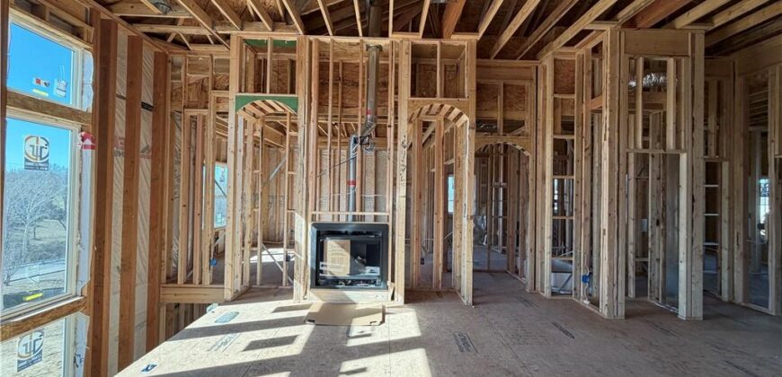 13895 NW 70th Street, Parkville, MO 64152