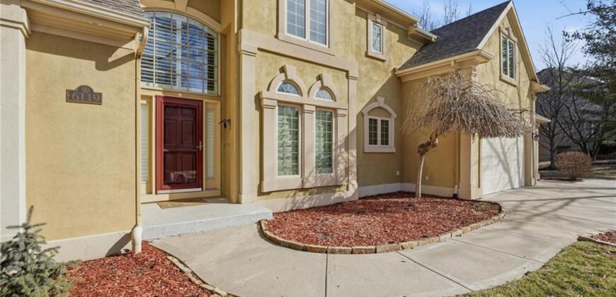 6119 S National Drive, Parkville, MO 64152