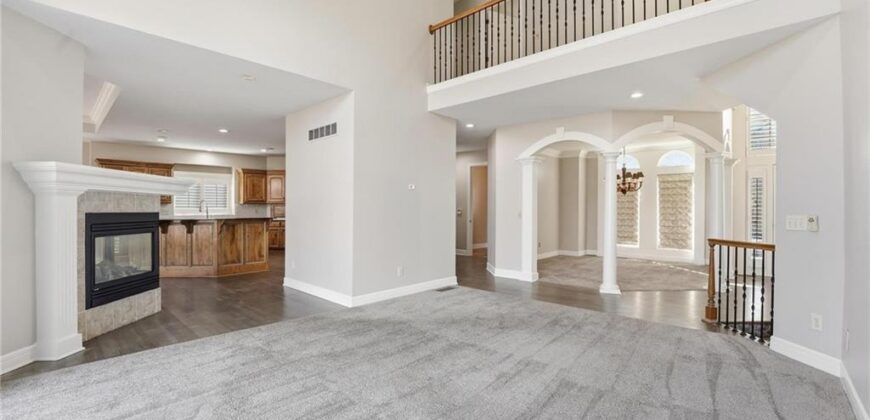 6119 S National Drive, Parkville, MO 64152