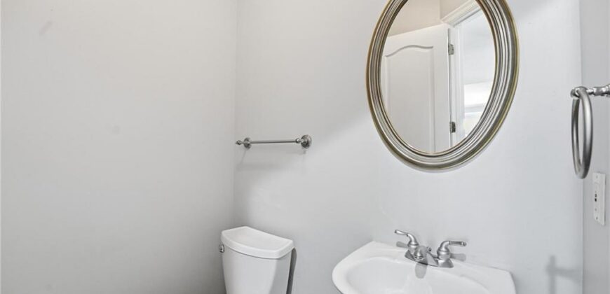 6119 S National Drive, Parkville, MO 64152