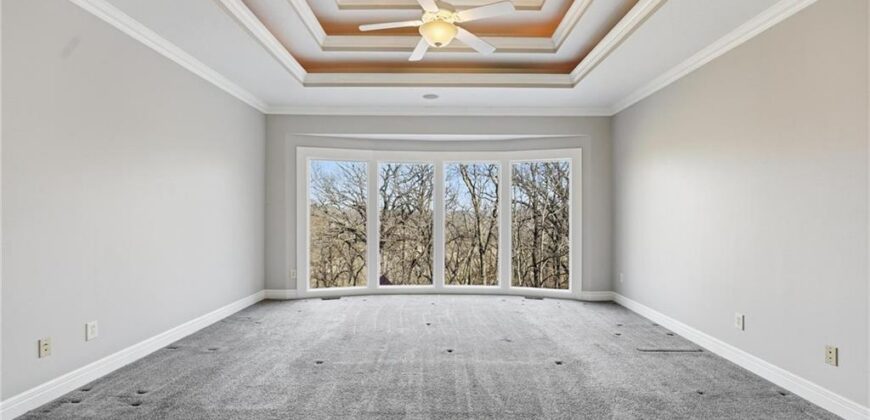 6119 S National Drive, Parkville, MO 64152