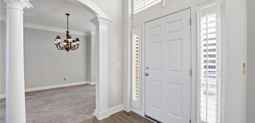 6119 S National Drive, Parkville, MO 64152