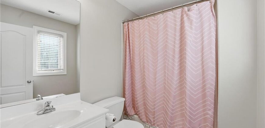 6119 S National Drive, Parkville, MO 64152