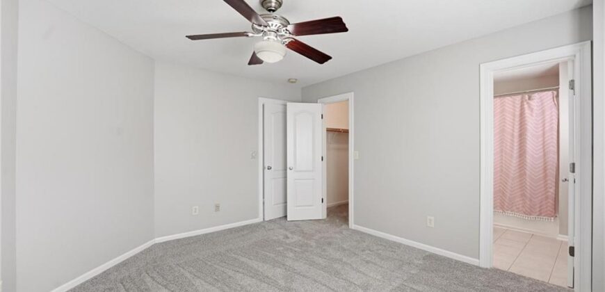 6119 S National Drive, Parkville, MO 64152