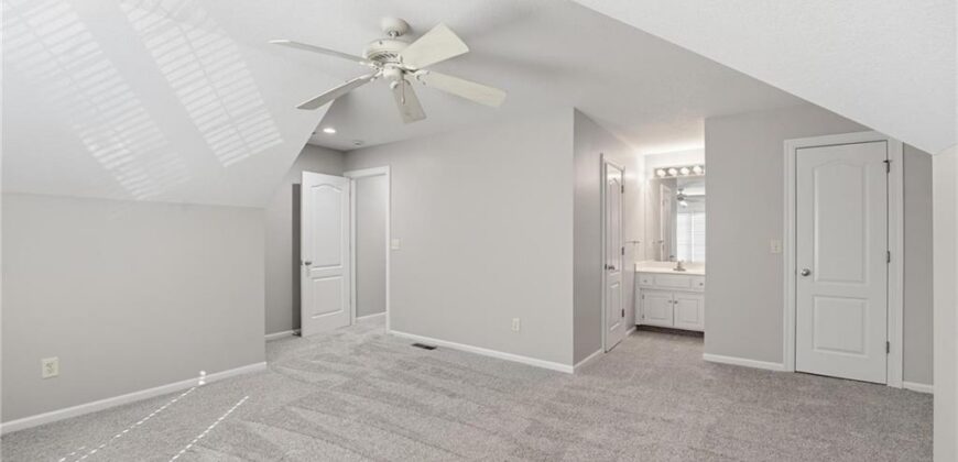 6119 S National Drive, Parkville, MO 64152