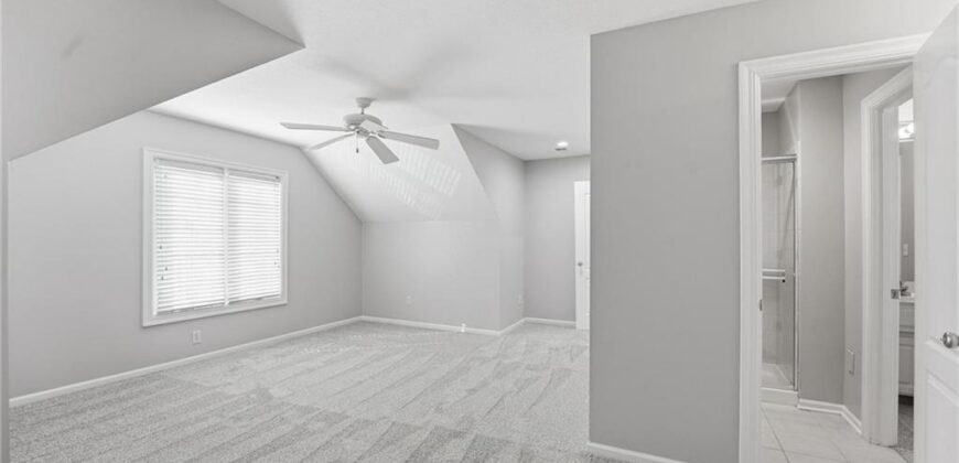 6119 S National Drive, Parkville, MO 64152