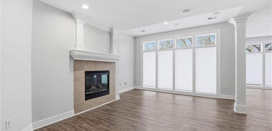 6119 S National Drive, Parkville, MO 64152
