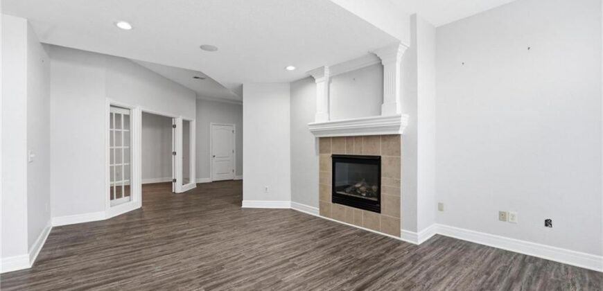 6119 S National Drive, Parkville, MO 64152