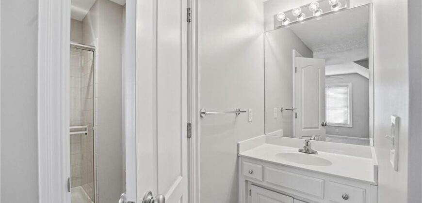 6119 S National Drive, Parkville, MO 64152