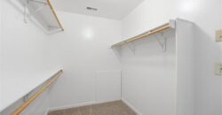 6119 S National Drive, Parkville, MO 64152