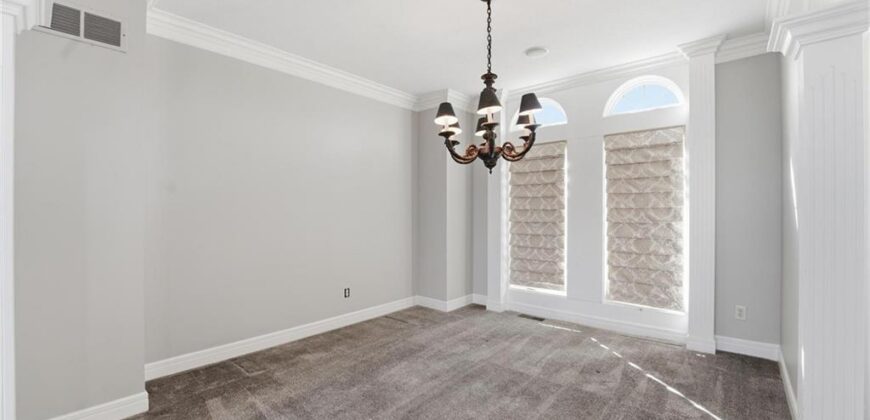 6119 S National Drive, Parkville, MO 64152