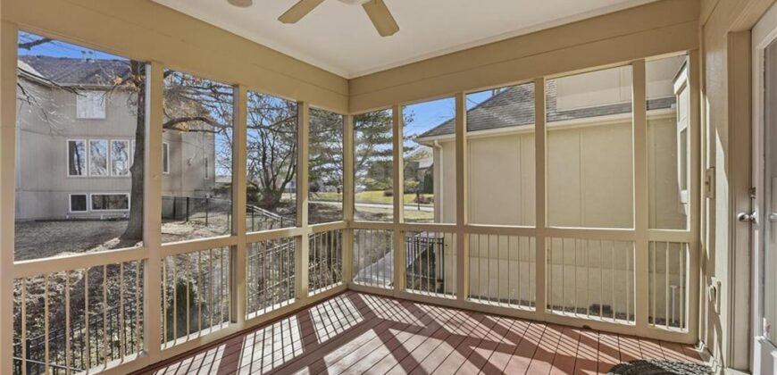 6119 S National Drive, Parkville, MO 64152