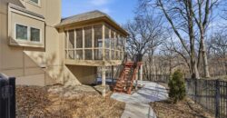6119 S National Drive, Parkville, MO 64152