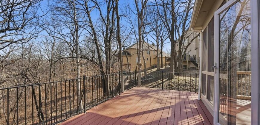 6119 S National Drive, Parkville, MO 64152