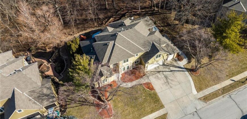 6119 S National Drive, Parkville, MO 64152