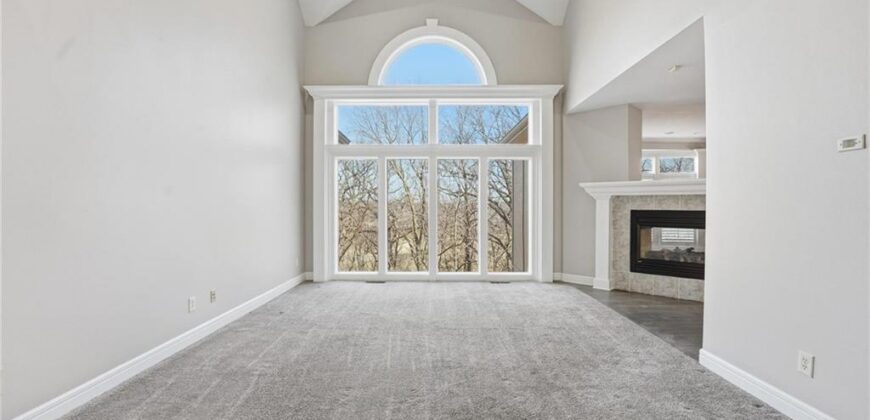 6119 S National Drive, Parkville, MO 64152