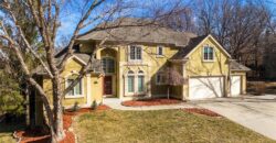 6119 S National Drive, Parkville, MO 64152