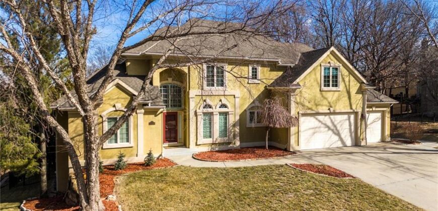 6119 S National Drive, Parkville, MO 64152
