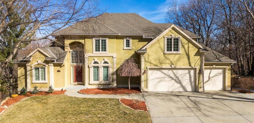 6119 S National Drive, Parkville, MO 64152