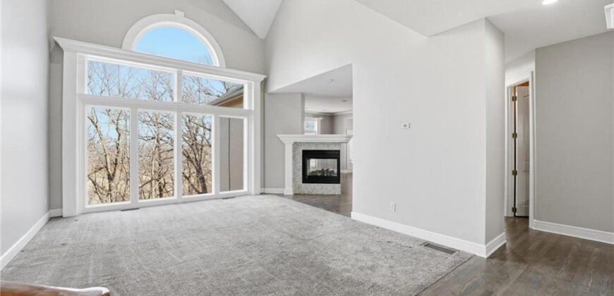 6119 S National Drive, Parkville, MO 64152
