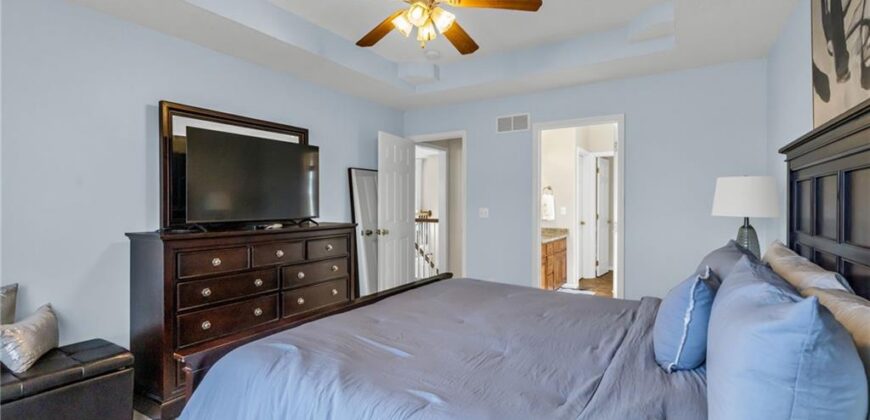 10916 N OXFORD Avenue, Kansas City, MO 64157